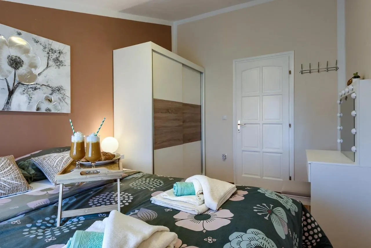 Apartmani Plavi Val