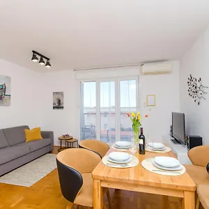  Apartman Spacious Smile With Terrace And Secure Garage Croatia